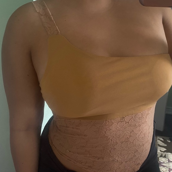 nude one shoulder lace crop top - Picture 4 of 6